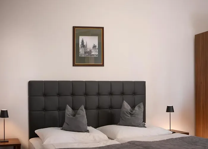 Hotel Bergwirt Schönbrunn Wien