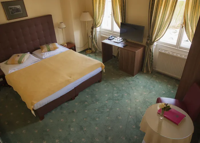 Hotel Bergwirt Schönbrunn Wien
