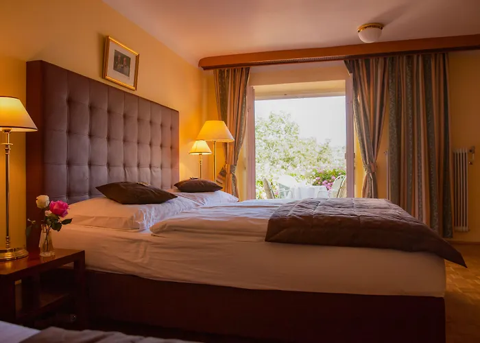 Hotel Bergwirt Schönbrunn Wien