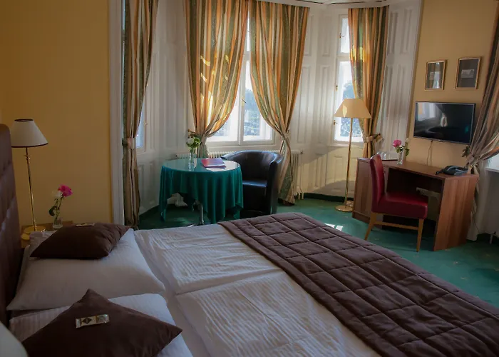 Bergwirt Schönbrunn Hotel 3*