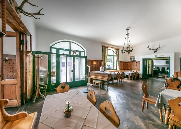 Hotel Bergwirt Schönbrunn 3*